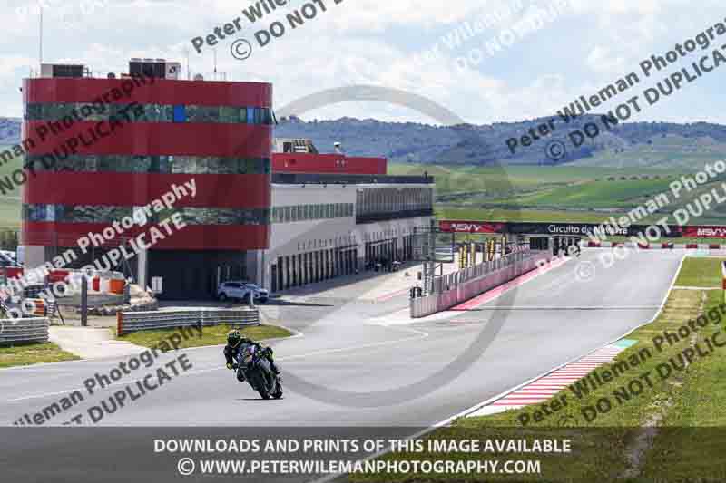 cadwell no limits trackday;cadwell park;cadwell park photographs;cadwell trackday photographs;enduro digital images;event digital images;eventdigitalimages;navarra;no limits trackdays;peter wileman photography;racing digital images;trackday digital images;trackday photos